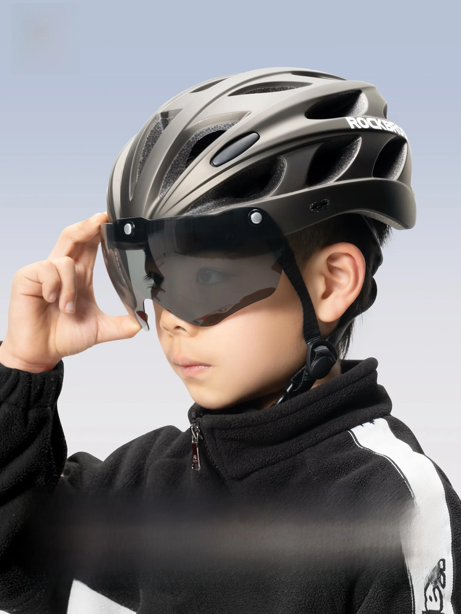 ROCKBROS TT-16 子供用自転車ヘルメット：バイザー付きで通気性と安全性を両立