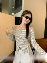 グレーのストライプワンショルダー長袖Tシャツ【スリット入り・春用・通勤スタイル】