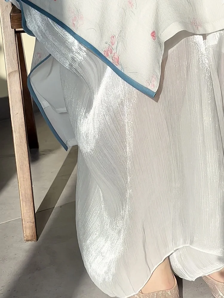 垢抜け服とは何か？優雅な白色の打底パンツが教えてくれた、日常の「垢抜け」の本質と  は