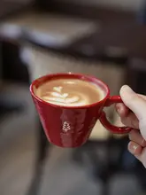 マグカップ コーヒーカップ 陶器 手描き 手びねり クリスマスツリー ベリーレッド ギフト プレゼント「Endless stars」