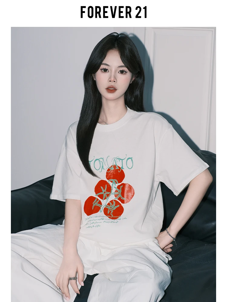 「tシャツ お揃い カップル」で気分を上げるには？白いルーズフィットTシャツの魅力とアレンジ法