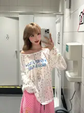 春に最適！カラフルドット柄の肩出し長袖Tシャツ【ゆったりデザイン・薄手・女性用】（セットアップ対応）
