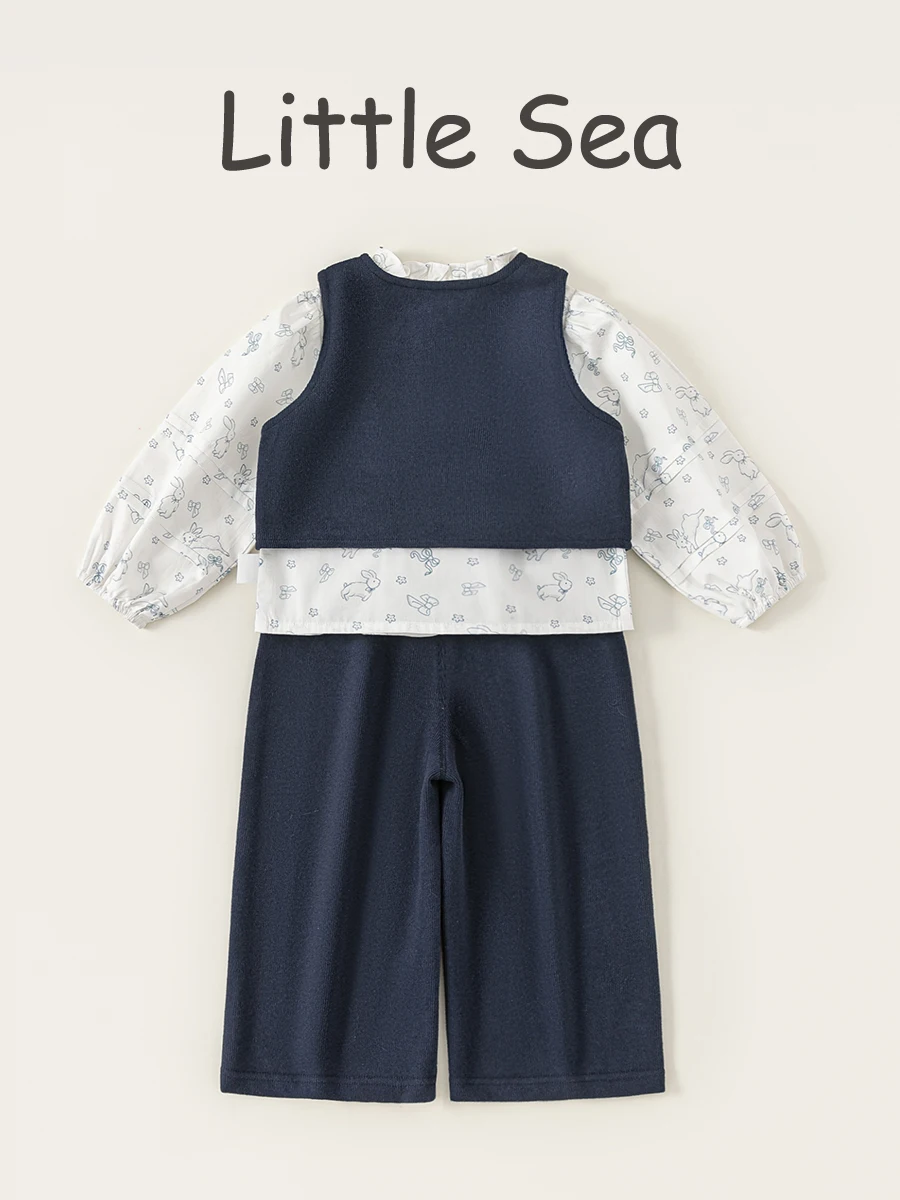 16°Cの春に着せる赤ちゃんの服は？レトロフレンチスタイルのベストとパンツが解決する理由