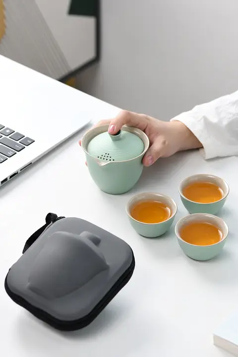 一人用旅行茶器セット【陶器製・ポットとカップ3個・携帯用】