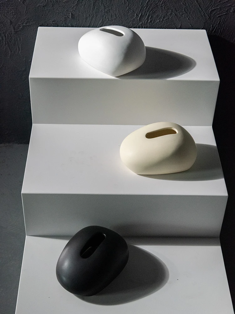 中古風の陶器ティッシュボックス：卵石デザインがリビングに合うおすすめ小物