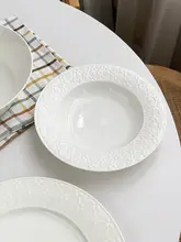 北欧風 シンプルデザインの白陶器製スーププレート【格子模様・浮彫り】