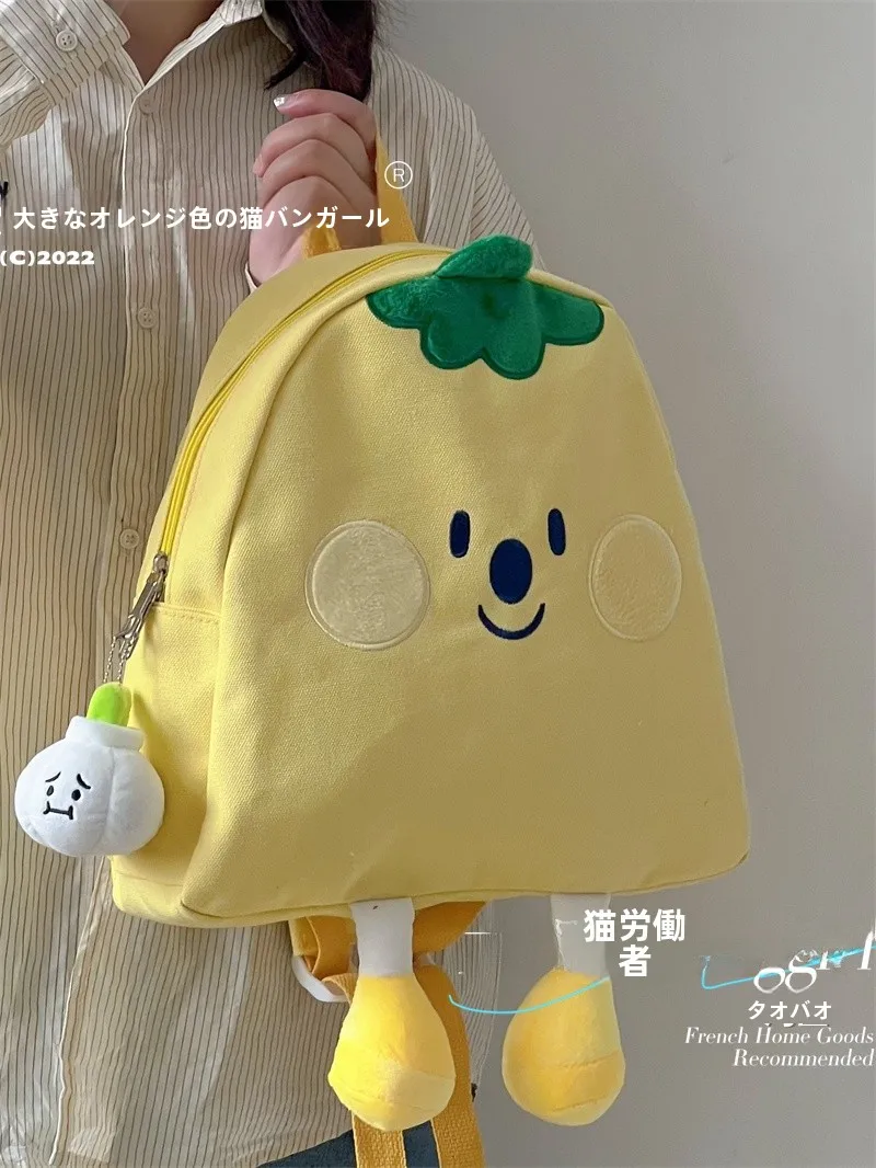 可愛らしいキャラクターキャンバスミニリュック：日本風女性向けの軽量日常バッグの実用性と使い方