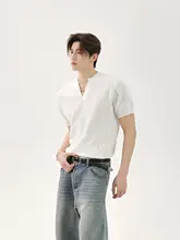 Vネックデザインのシンプルなニット Tシャツ【フィット・ショートスリーブ・ベーシック】