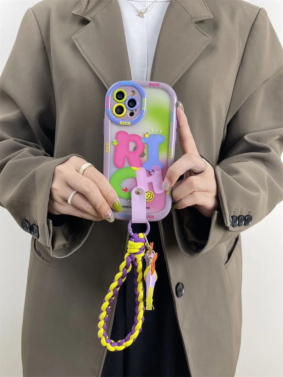 スマホケース スタンド 付き で通勤に活きるアイテムは？