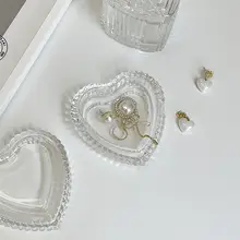 レトロデザインのガラス製ジュエリー収納ボックス【浮彫り・インテリア用・デスクトップ装飾】
