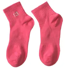 刺繍入り 韓国風 学院スタイルのスポーツ中筒ソックス【春夏用・薄手・ピンク・グリーン・ブルー】