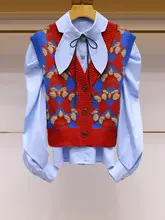 可愛いウサギ耳付きのニットベストとシャツのセットアップ対応