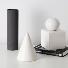 モダンなミニマリストデザイン！幾何学模様の黒白マット仕上げ陶器オブジェ