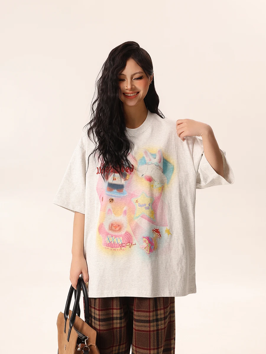 カジュアルなアメリカンカートゥーンプリント半袖Tシャツ：街头風のキャラクターが特徴的な日常着