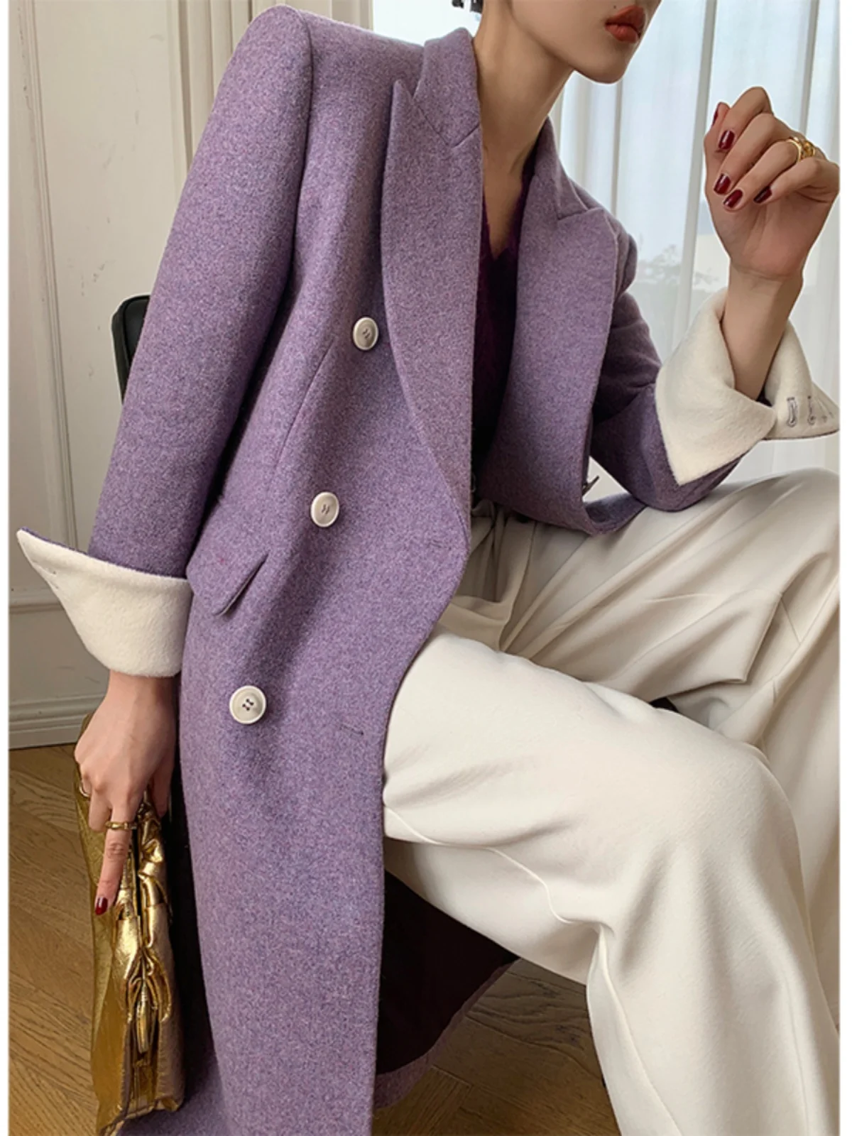 高級レストラン 服装 女性 冬：冬用ワンピースドレスの実用性とデザイン特性