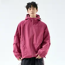 ピンクの防水アウトドアジャケット【フード付き・カジュアル・秋用】（セットアップ対応）