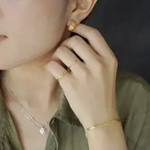 純銀製極細宝石リング【オリジナルデザイン・スタイリッシュな重ね付けに最適】