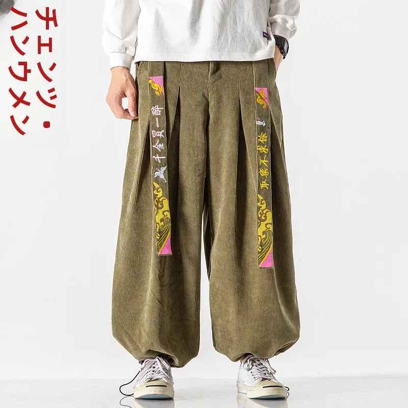 古着系男子が選ぶ「中国風の鶴刺繍パンツ」は、本当にスタイルを変えるのか？