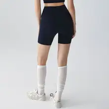 通気性抜群の女性用ランニングショートパンツとタイトフィットヨガトップス【速乾・トレーニングウェア・短袖】（セットアップ対応）