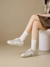 シルバーのフラットシューズ【通勤用・軽量・快適】