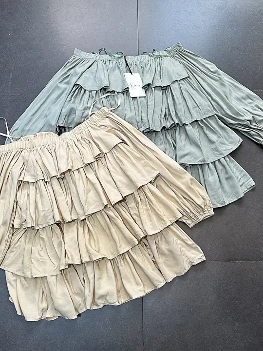 フリル付きオフショルダートップス【ケーキデザイン・コットン混・レイヤー仕立て】