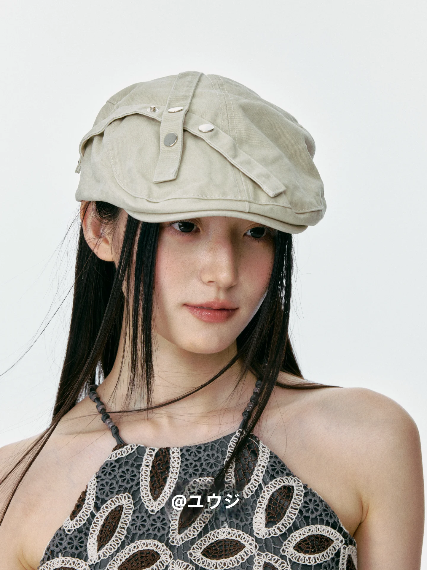 ハンチングベレー帽：ヴィンテージ風クロスストラップデザインの春夏秋向け短つばスタイル