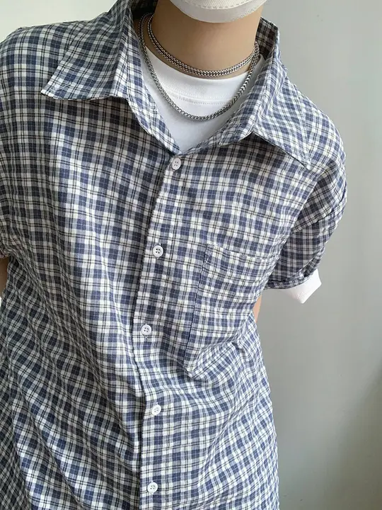 シンプルなデザインの青いチェック柄半袖シャツ【メンズ・夏用・カジュアル】
