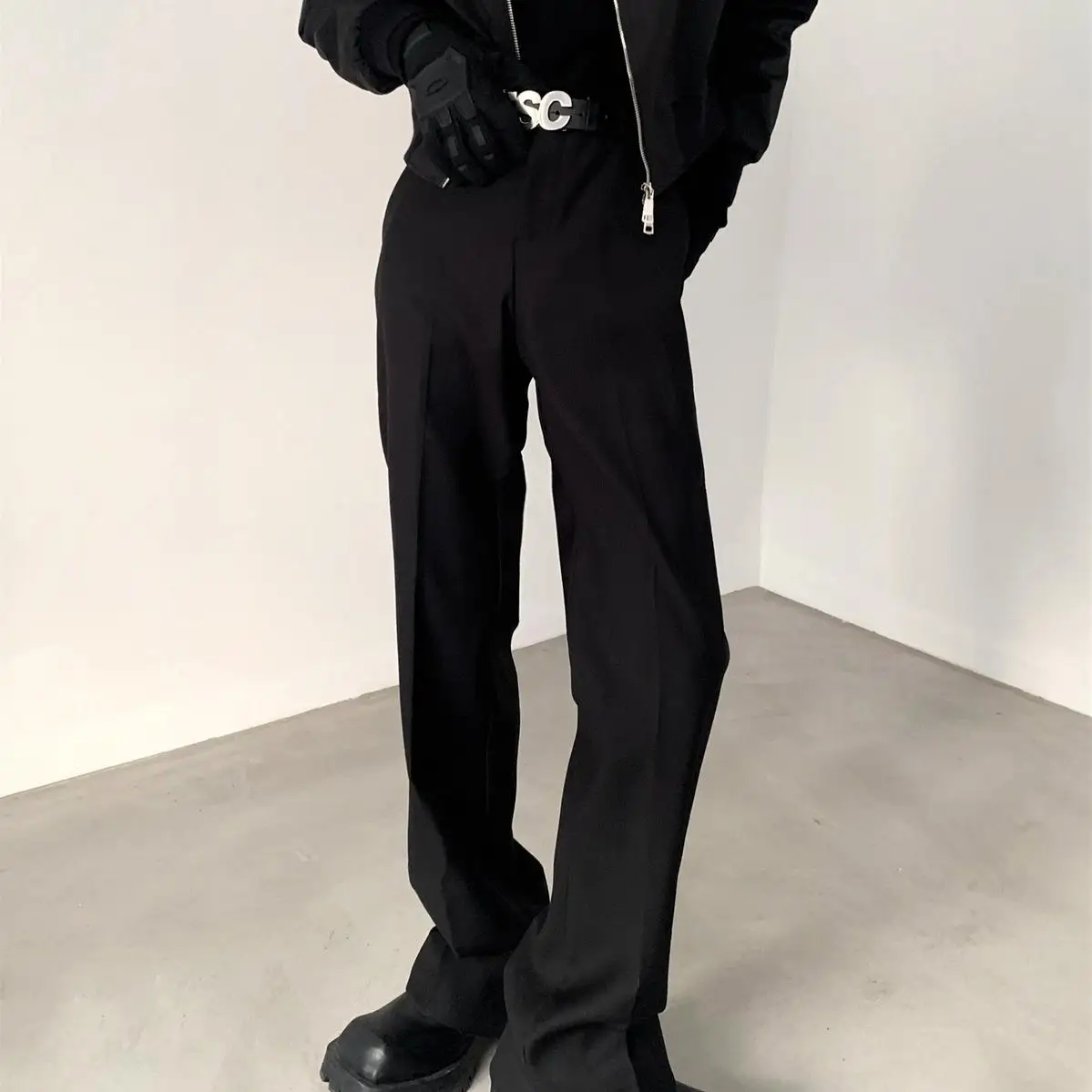 男性用コスプレスーツパンツ【夜神月デザイン】：死亡笔记COSに最適なフレアスリットパンツの選び方