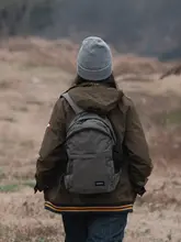 アウトドアデザインの小型リュックサック【学生向け・男女兼用・スポーツ用】
