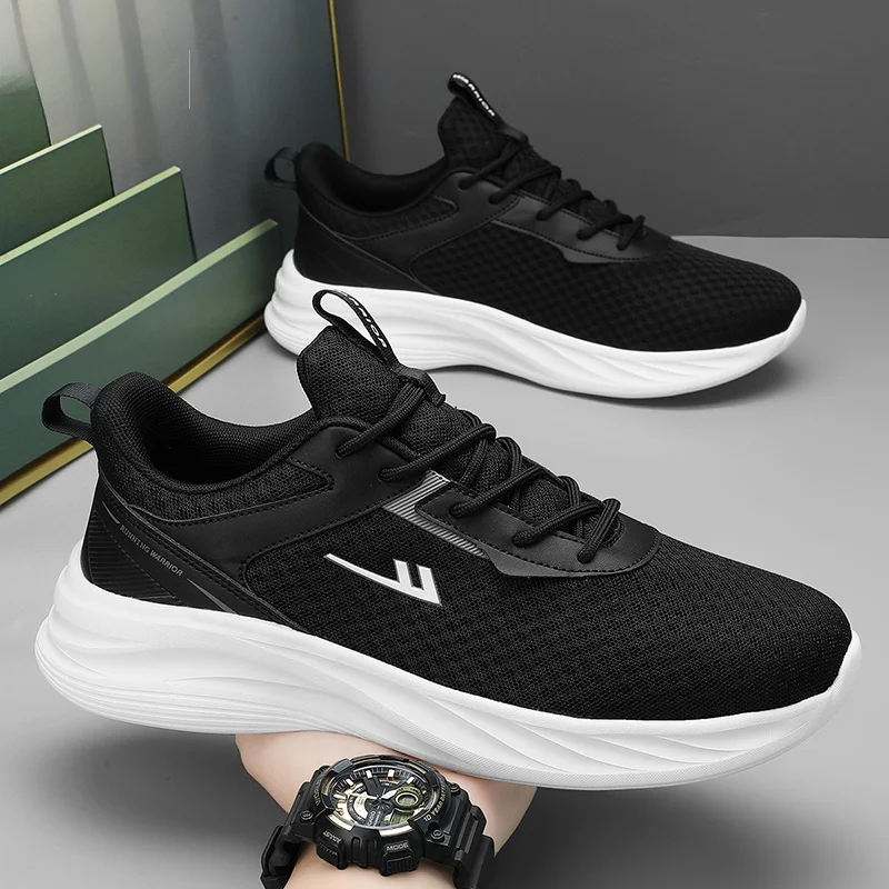 黒いランニングシューズは見栄えがいいですか？Warriorの夏用通気性スニーカーが答えをくれる