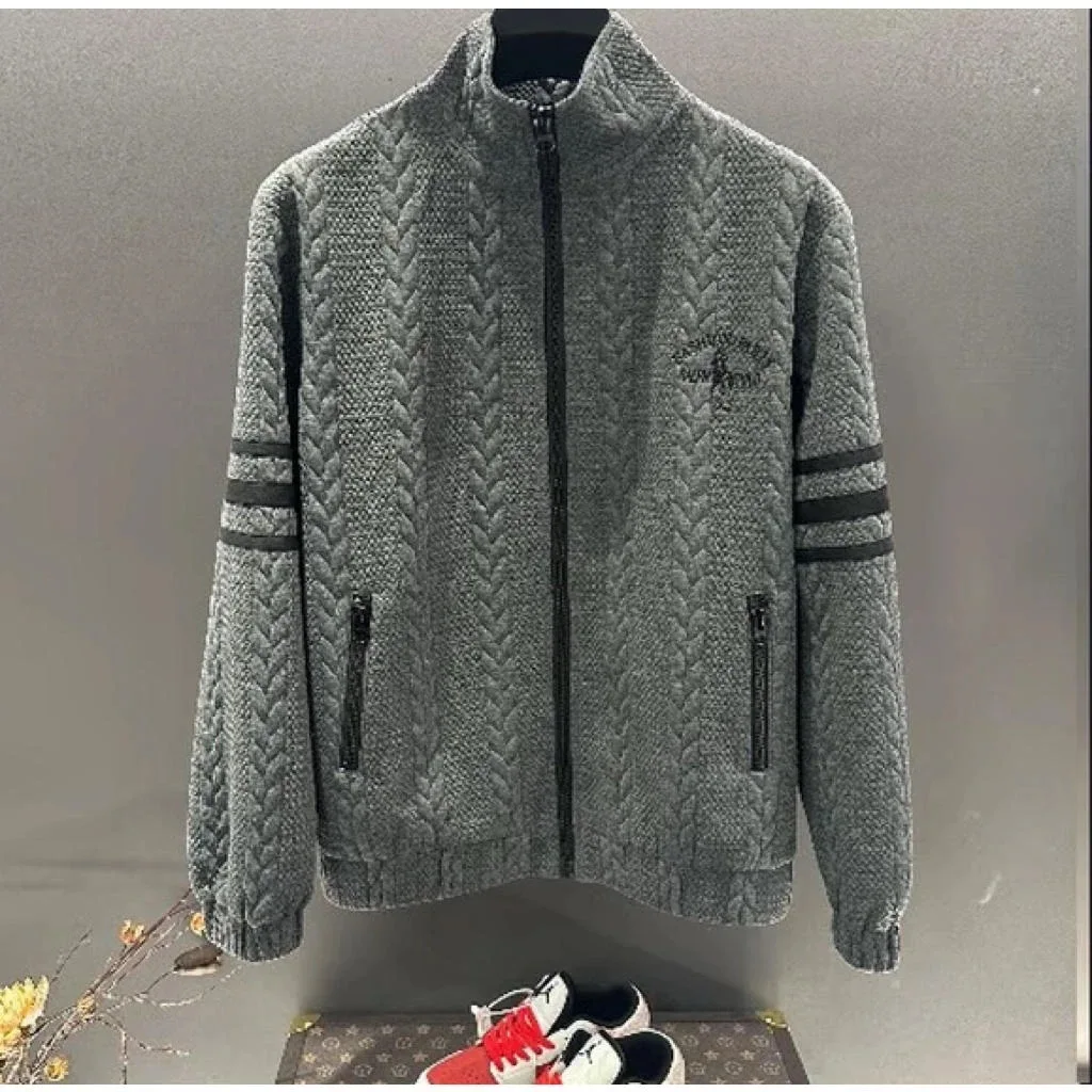 立襟刺繍入りジッパー開きカーディガン：スリムフィットで通勤コーデに最適な輕奢風メンズカーデ