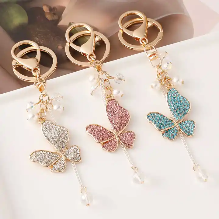 可愛らしいデザインのダイヤモンド付き蝶のキーホルダー【金属製・女性用バッグアクセサリー・幸運のギフト】