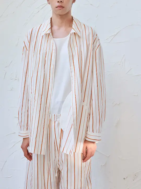 軽やかなストライプデザインの長袖シャツとワイドパンツ【抽绳付き・スタイル】（セットアップ対応）
