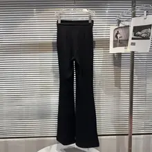 気品漂うフラワーチェーン付きハイウエストカジュアルパンツ【フィット・フレアデザイン】（セットアップ対応）