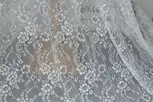 高級レース素材【コントラストのあるデザイン・刺繍付き】