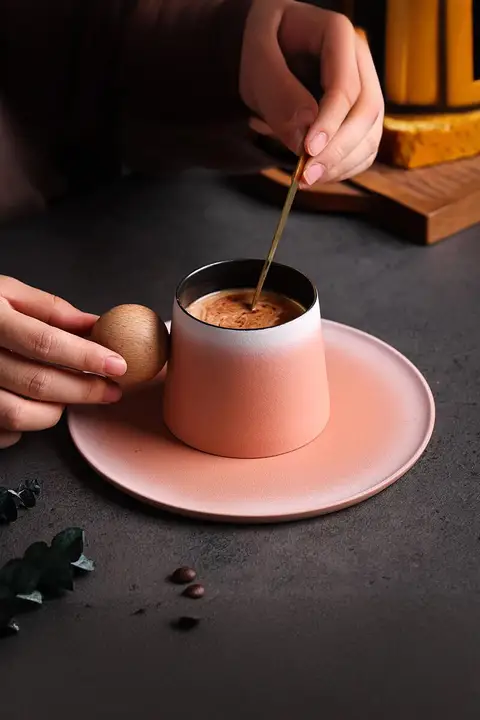 高級感漂う 手作り陶器のカフェカップ【オフィス・ティータイム・洗練されたデザイン】