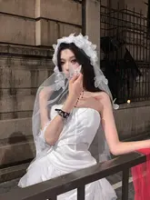 ゴシックスタイルのハロウィンコスチューム用レースヘッドアクセサリー【蝶モチーフ・女性用・白いベール  】