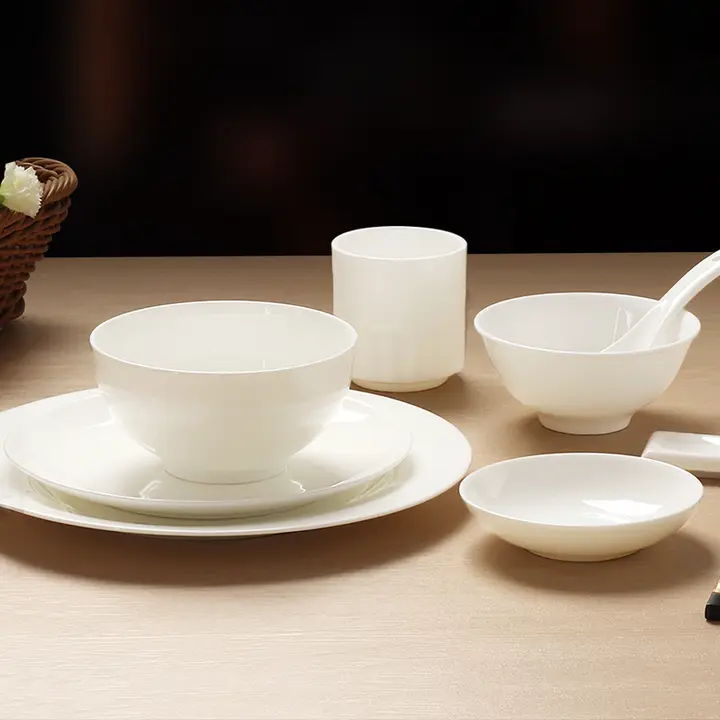 白磁製 食器セット【シンプルデザイン・家庭用・ディナープレート・ボウル・箸付き】