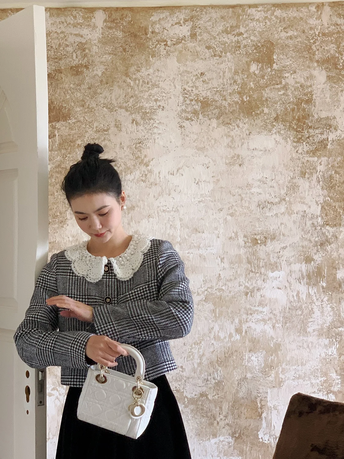 小香風チェック柄ショートコート：10月下旬から秋のファッションに最適な直筒型アウター
