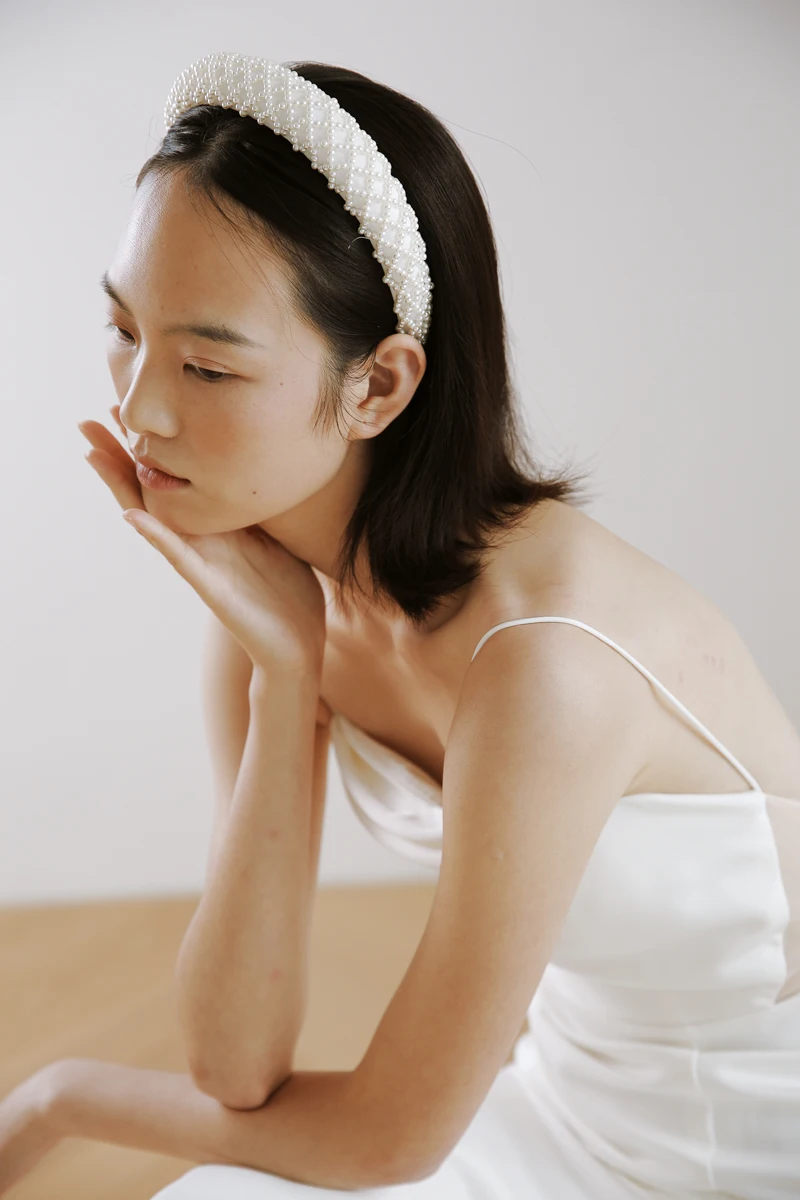 花嫁用 手作りパール付きメッシュスポンジヘアバンド：生花デザインの実用性とコストパフォーマンスを検証