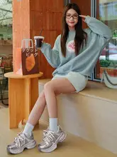 厚底デザインのスポーツシューズ【女性用・カジュアル・秋用】