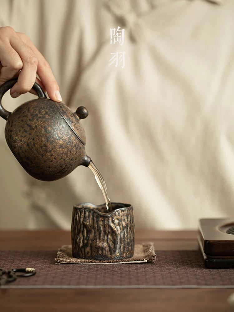 ビンテージ風 陶器製 ティーカップの特徴と実際の使用シーン