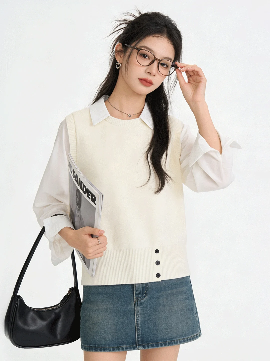 春先にぴったり！杏色のニット重ね着風シャツとカーディガンのコーデはこう