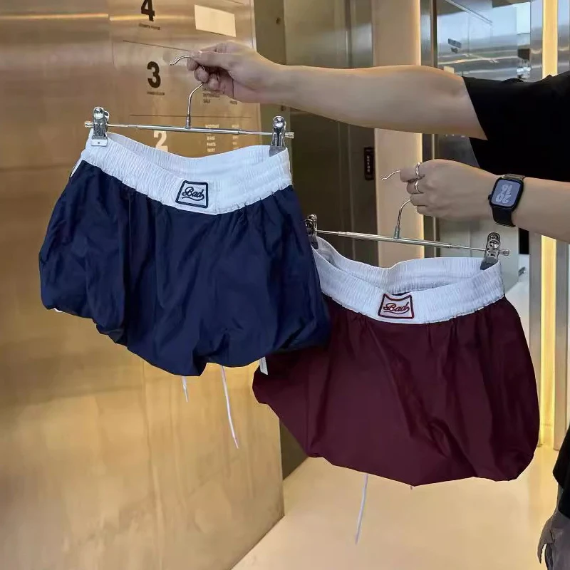 ミニスカート おしり：低腰蓬蓬デザインが実際の着用でどう評価されるか