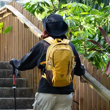 アウトドア用バックパック【軽量・ハイビジュアル・登山対応・デイパック】