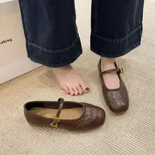 フレンチスタイル バレエシューズ【平底・レトロな彫刻デザイン・一文字ベルト】（セットアップ対応）