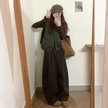 秋の日に最適なオシャレ！グリーンベストとワイドパンツのコーディネート（セットアップ対応）