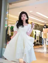 エレガントなフレンチスタイルミディドレス【スクエアネック・ハイウエスト・レトロデザイン】