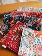 刺繍入りコットンリネン製正方形コースター【熱防止・植木鉢や花瓶用・テーブルデコレーション】