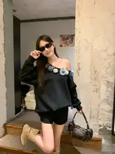 秋季にぴったりな立体花デザインのゆったりフィット長袖トップス【斜め肩デザイン・女性用】